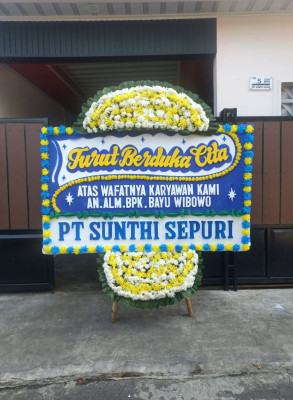 Papan Bunga Duka di Sungai Mandau